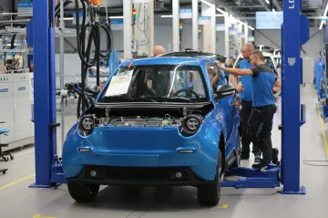 Růst ekonomiky v eurozóně i v Unii zpomalil na 0,2 procenta, míra nezaměstnanosti klesla