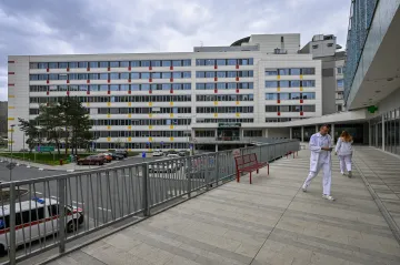 Policie obvinila v kauze Motol dalšího člověka, píše Odkryto.cz