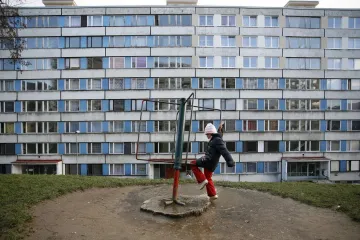 Dienstbier přijede do Janova: Chce zmírnit sociální napětí