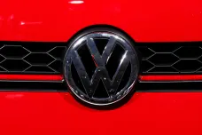 Tisk: Brusel zvyšuje tlak na Volkswagen kvůli emisní aféře