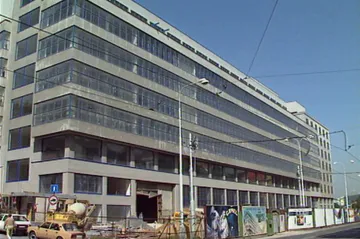 30 let zpět: Nejistá budoucnost galerie moderního umění ve Veletržním paláci