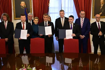 ANO, SPD a Motoristé podepsali koaliční smlouvu