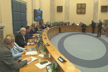 Zrychlení investic i dostupnost předškolní péče. K návrhům na podporu hospodářství se vyjádřila ministerstva