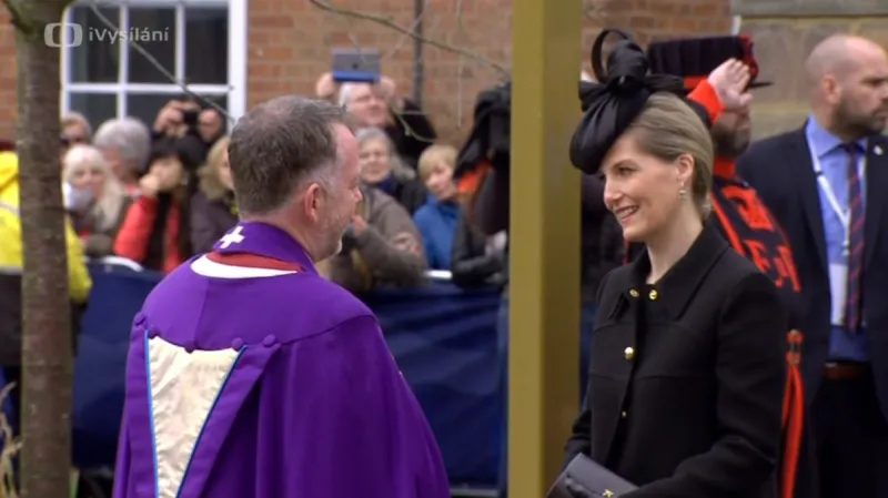 Královskou rodinu na pohřbu Richarda lll. zastupuje hraběnka z Wessexu