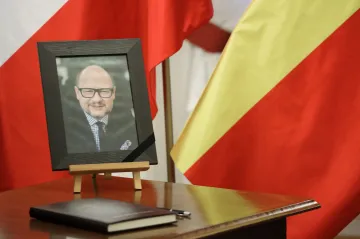 Pieta, ale i provokace. Po vraždě gdaňského starosty se ukázala rozpolcenost Polska