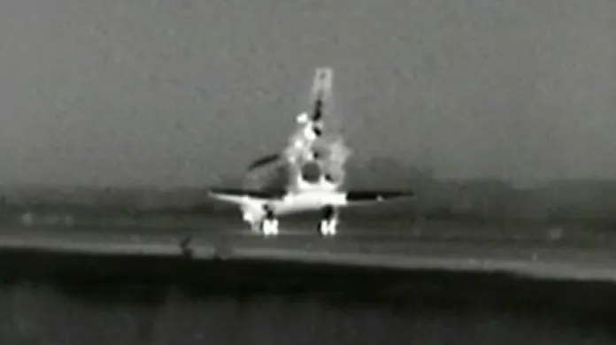 Přistání raketoplánu Endeavour