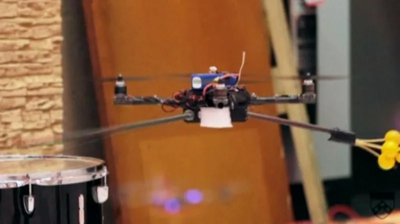 Americká armáda cvičí rej dronů