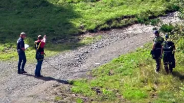 Breivik při policejní rekonstrukci svého činu