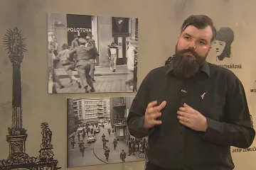 Historik Samson: Lidé dnes věří víc než kdy dřív, že nás Sověti zachránili před kontrarevolucí