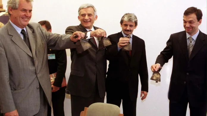 Visegrád po deseti letech: premiéři Miloš Zeman, Jerzy Buzek, Mikuláš Dzurinda a Viktor Orbán