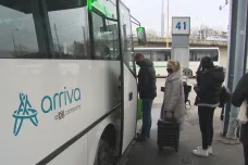 Nový dopravní systém Zlínského kraje má trhliny. Chybějí čipové karty, v ohrožení jsou některá nádraží