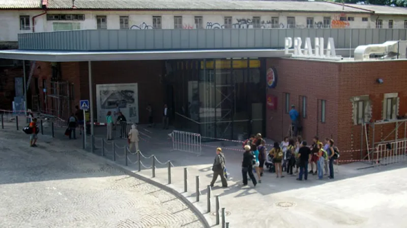 Nová odbavovací hala na pražské Florenci