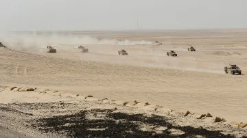 Vozidla armády Spojených arabských emirátů, snímek z května 2012