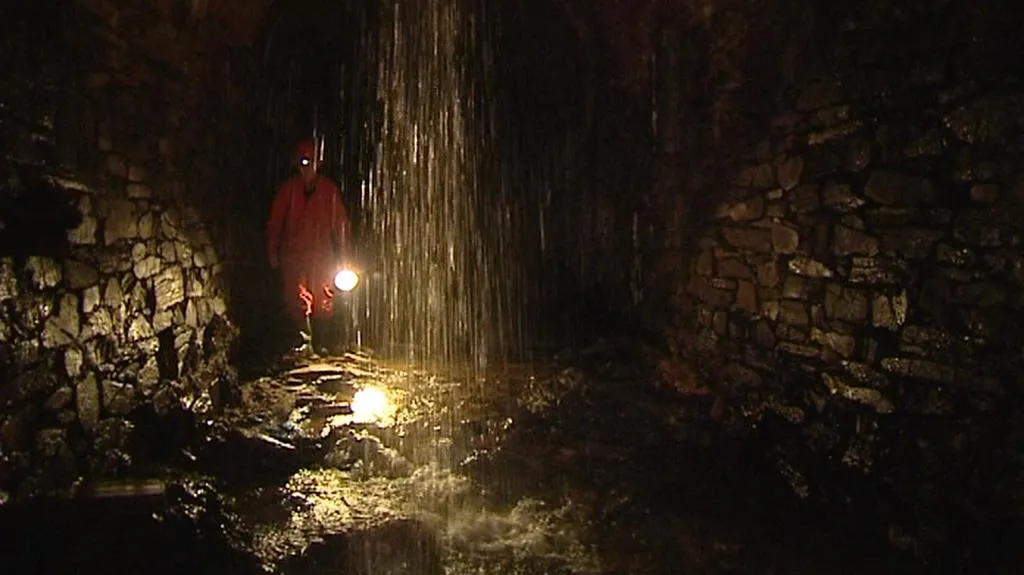 Podzemní tunel