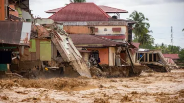 Následky povodní na Sumatře (28. listopadu 2025)