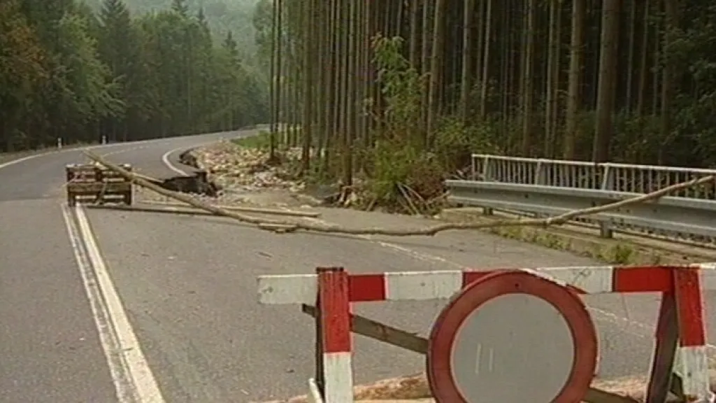 Příval vody poškodil i silnici I. třídy