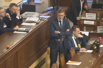 „Jsme tady pro lidi, ne pro banky.“ Část koaličních poslanců odmítá vyšší poplatky za splacení hypotéky