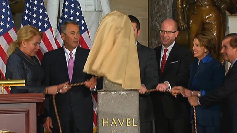 Odhalení Havlovy busty v Kapitolu