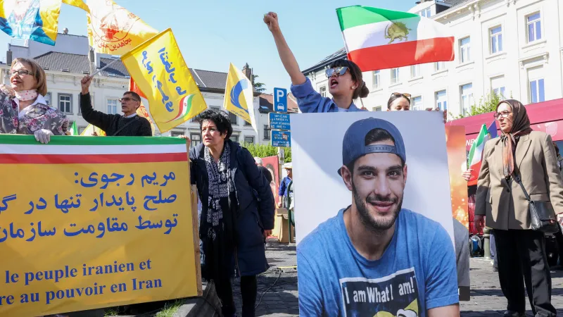 Bruselský protest proti popravám v Íránu (duben 2026)
