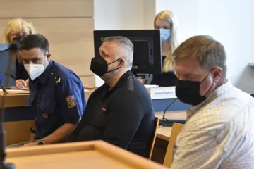 Tři muži, kteří za peníze slibovali ovlivnění soudů, byli odsouzeni k nepodmíněným trestům