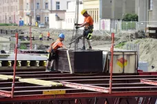 Práce na ochraně proti povodním v centru Olomouce pokračují. Nový most už dostává jasnější obrysy