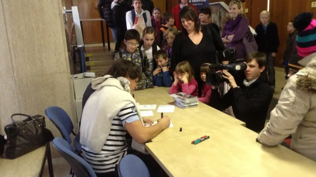 Autogramiáda herců z pohádky Šťastný smolař v Brně