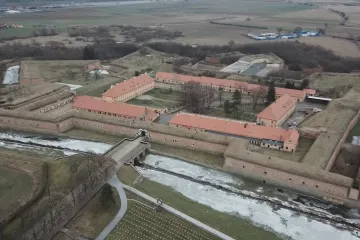Terezín a Lidice musejí šetřit. Zkracují otevírací dobu