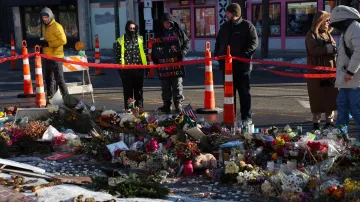 Památník Alexe Prettiho na místě jeho zastřelení