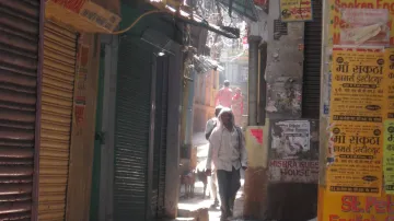 Ulička ve Varanasí