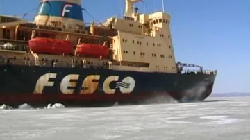Lodě uvízlé v ledu