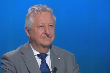 Na post náčelníka generálního štábu jsou čtyři kandidáti, uvedl Zůna pro ČT