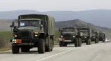 Neoznačená armádní vozidla na Krymu