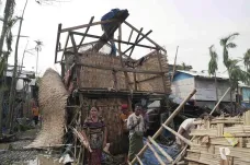 Cyklon Mocha si v Myanmaru vyžádal podle odhadů stovky mrtvých, píše Reuters