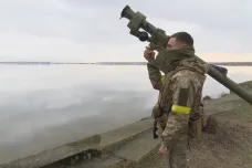 Několik ukrajinských jednotek operuje za Dněprem u Chersonu, píše ISW