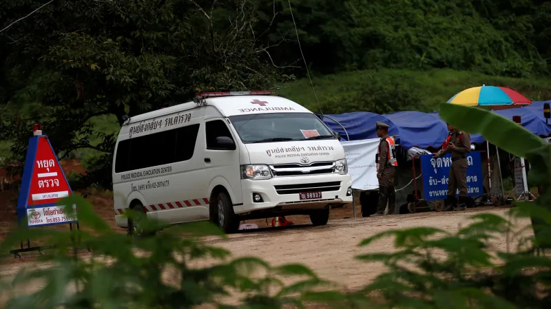 Sanitka na místě záchranné akce