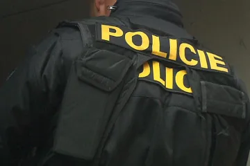 Protimafiánský útvar zatýkal policisty. Prohledali i byt exministra Langera