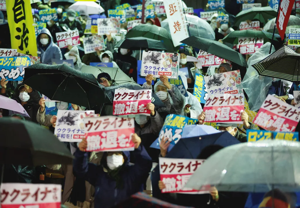 Demonstrace proti ruské agresi v japonském Tokiu