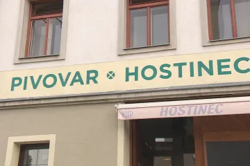Lidí chodí málo, jídlo si nedávají. Řada restaurací na Šumavě chce zavřít kuchyň