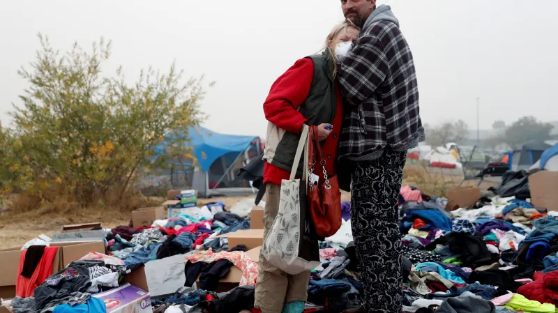 Evakuovaní Američané z města Paradise