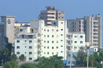 Kdysi slavné letovisko, dnes město duchů. Úřady chtějí Varošu opět otevřít, Nikósie je proti