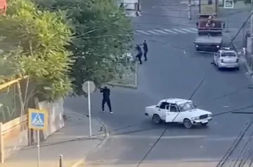 Ozbrojenci v ruském Dagestánu zabili několik lidí. Shořela také synagoga