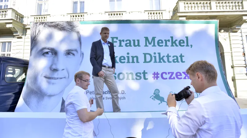 Petr Mach s heslem "žádný diktát, nebo czexit"