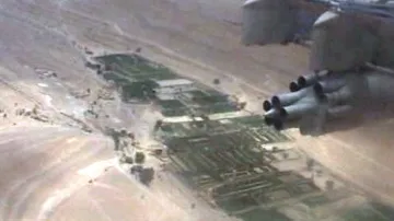 Jemenské vrtulníky pátrají po unesených cizincích