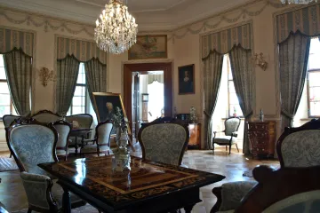 AVÍZO: Zámek v Mníšku pod Brdy v závěru října