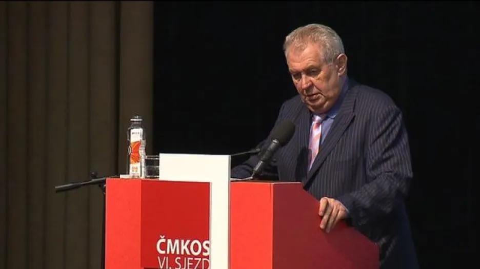 Zeman na sjezdu kritizoval řídnutí odborářské základny