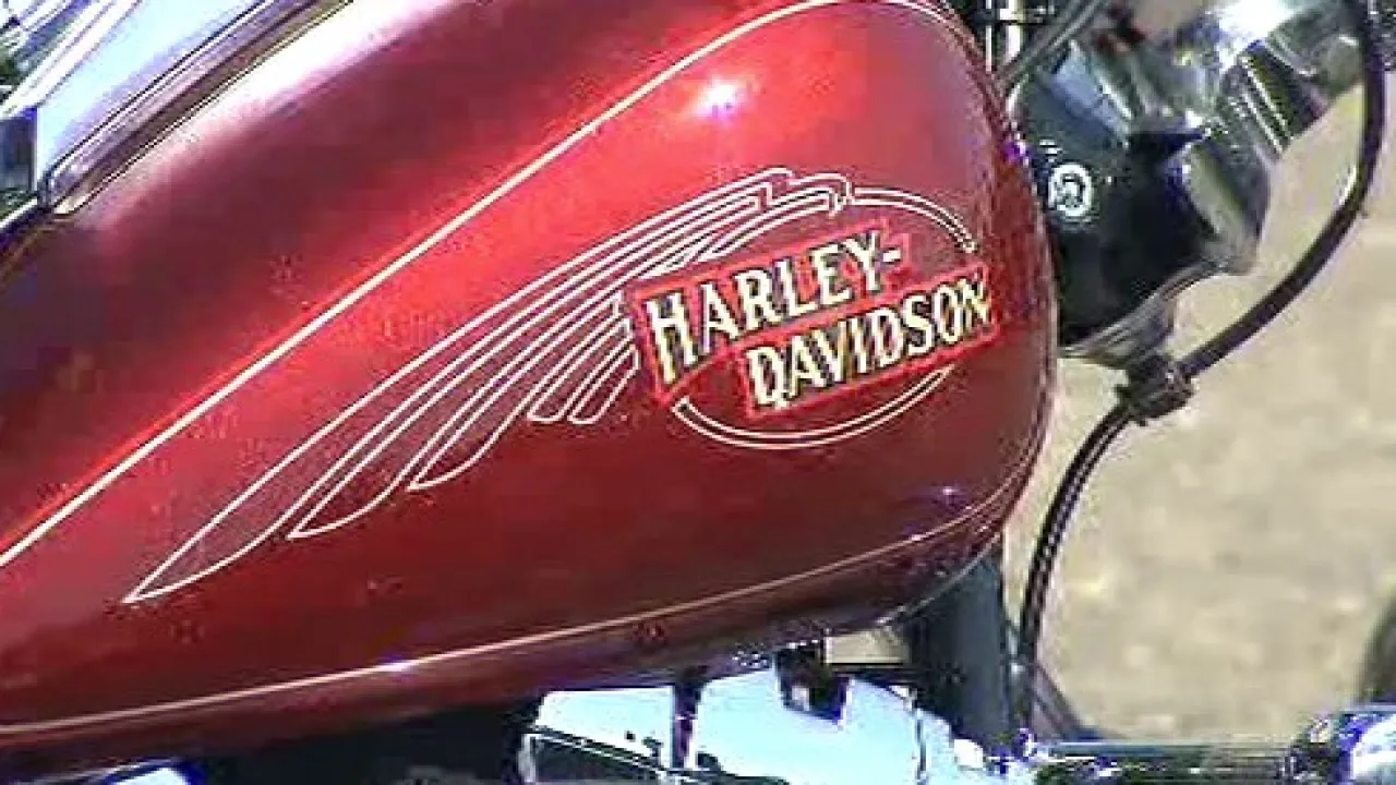 Poděbrady hostily jízdu Harley Davidson — ČT24 — Česká televize