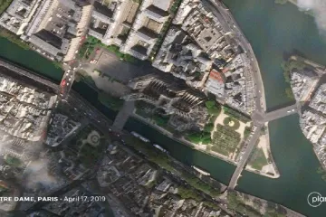 První snímky z vesmíru ukázaly zkázu Notre-Dame