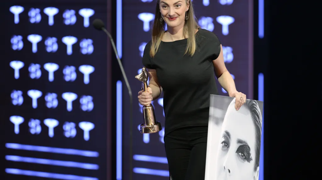 Barbora Poláková bodovala s eponymním debutem a hitem Nafrněná.