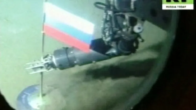 Ruská vlajka na dně moře pod severním pólem