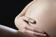 Komplikace v těhotenství mohou zvyšovat riziko předčasného úmrtí, naznačuje studie